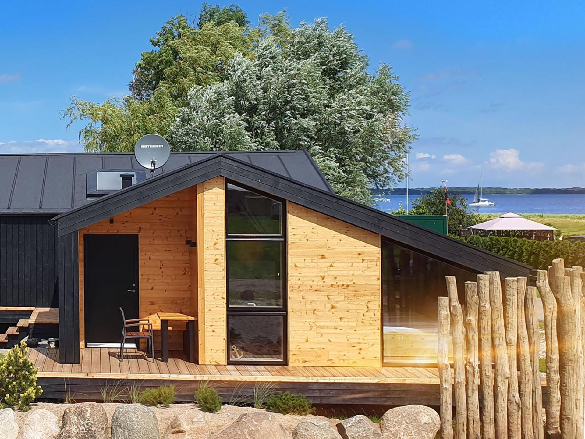 Werder Chalet -- Wolke 7 -- Ostsee-Strand 150M I Sauna I Ekamin I Tiny House Fuer 2 Personen I By "Meyers Am Meer" Boiensdorf Luaran gambar