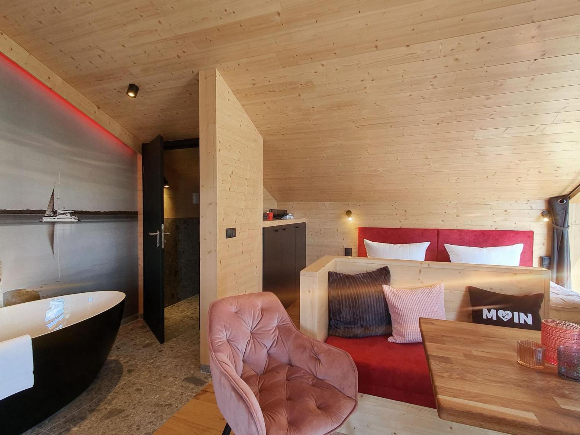 Werder Chalet -- Wolke 7 -- Ostsee-Strand 150M I Sauna I Ekamin I Tiny House Fuer 2 Personen I By "Meyers Am Meer" Boiensdorf Luaran gambar